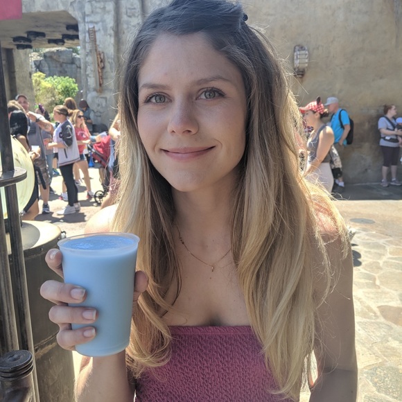 Meet your Posher, Erin - Picture 1 of 1